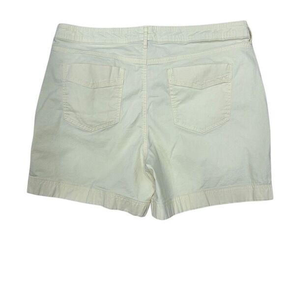 Bandolino Amalia Shorts Women's Size 16 Yellow High Rise Flat Front Twill - Picture 6 of 8